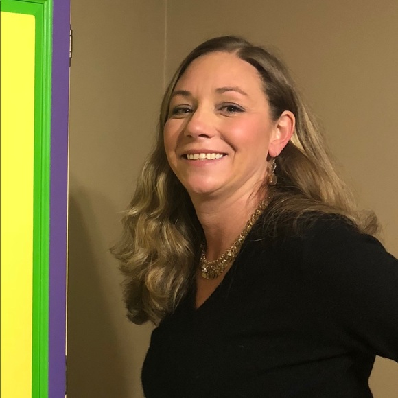 Meet your Posher, Laurie - Picture 1 of 1